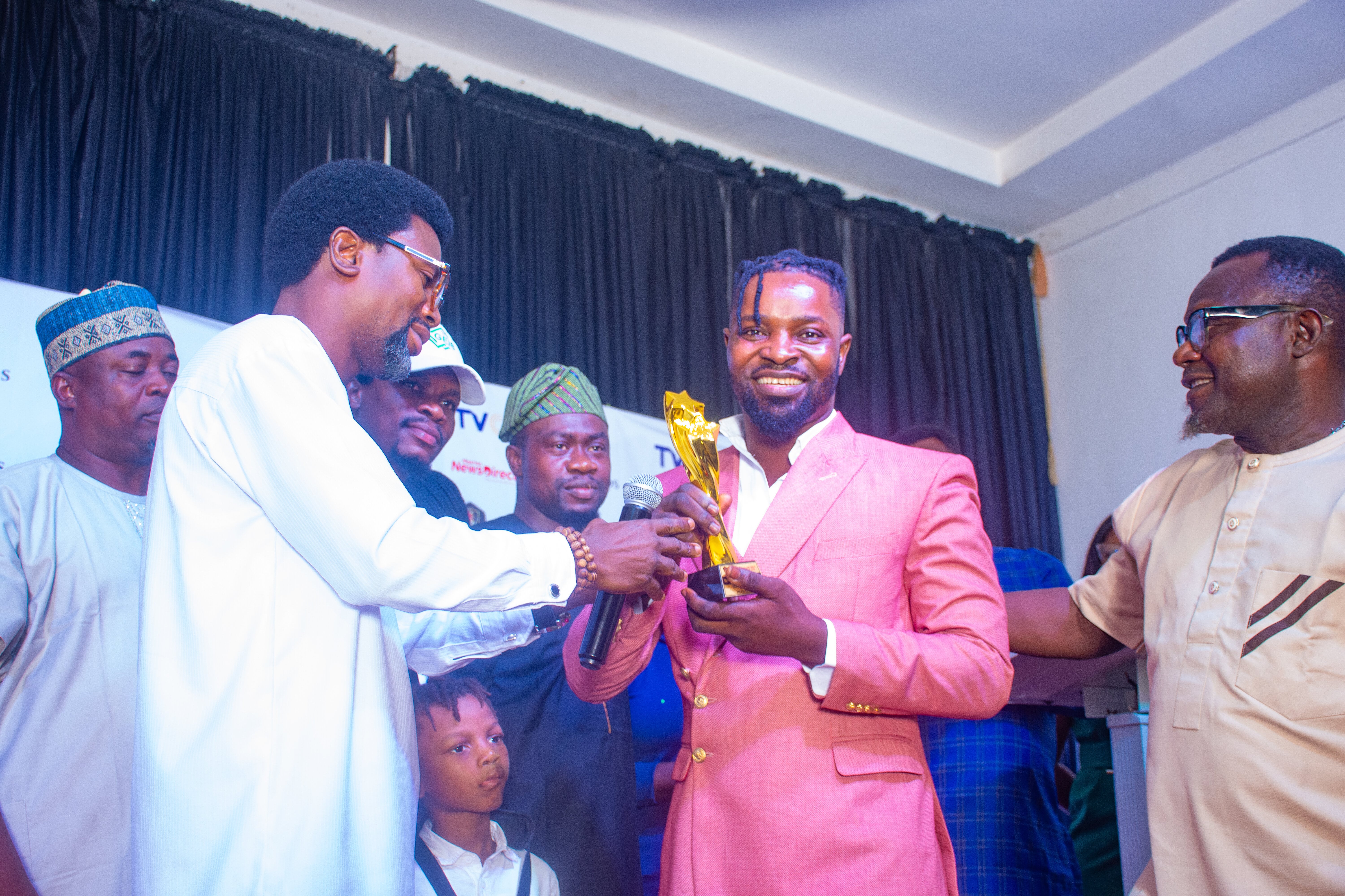 Backstage smiles from winners at LAYEAWARDS 2024