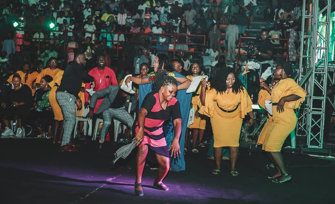 Official Chinyere Udoma ministering at NOM 2019, Night of Mercy Lagos with Amos Fenwa